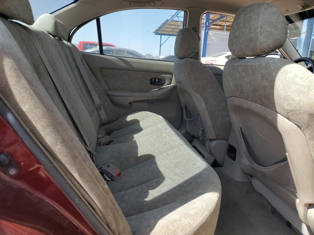 2001 Hyundai Elantra - Image 10