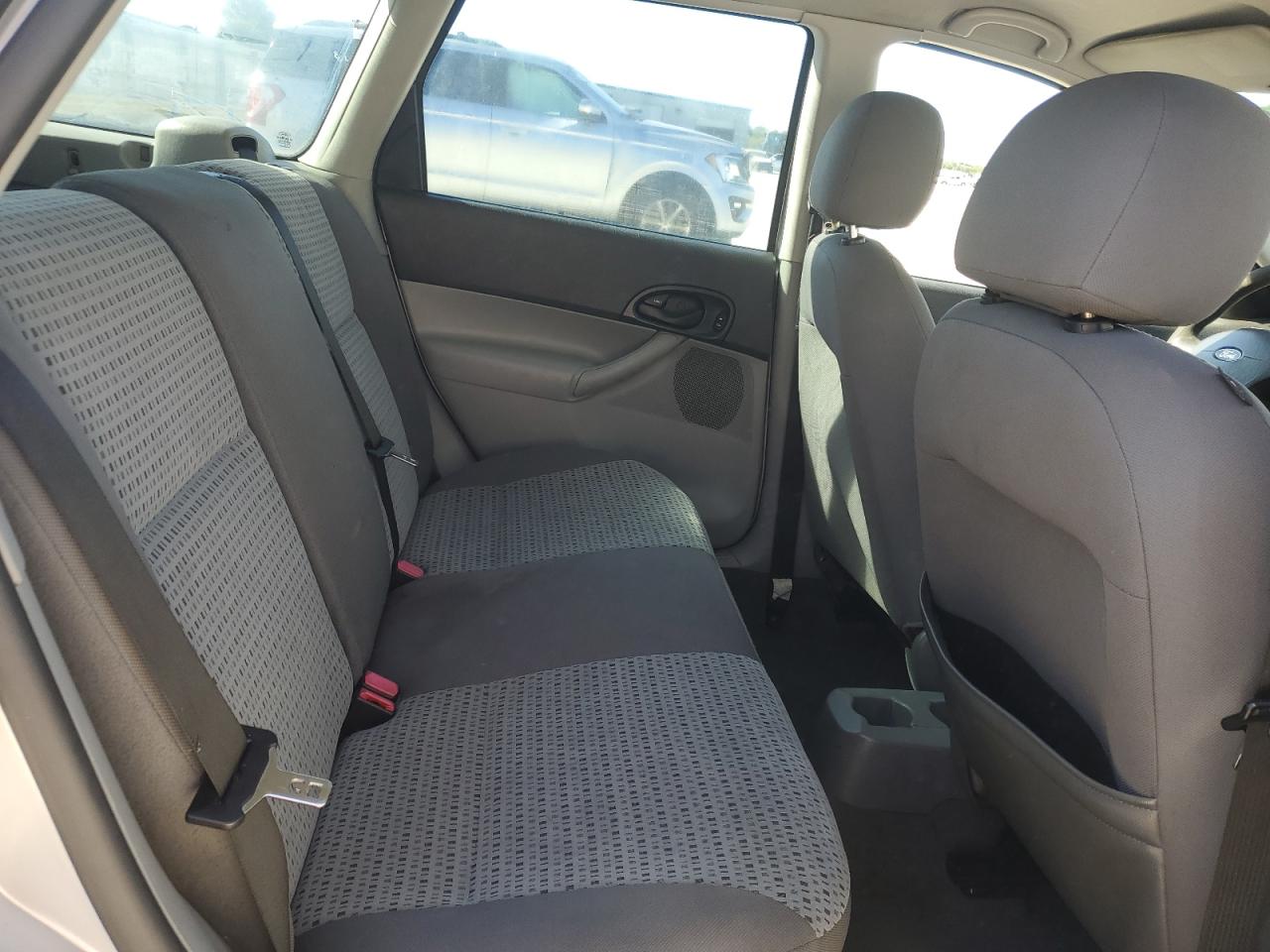 2006 Ford Focus - Image 12