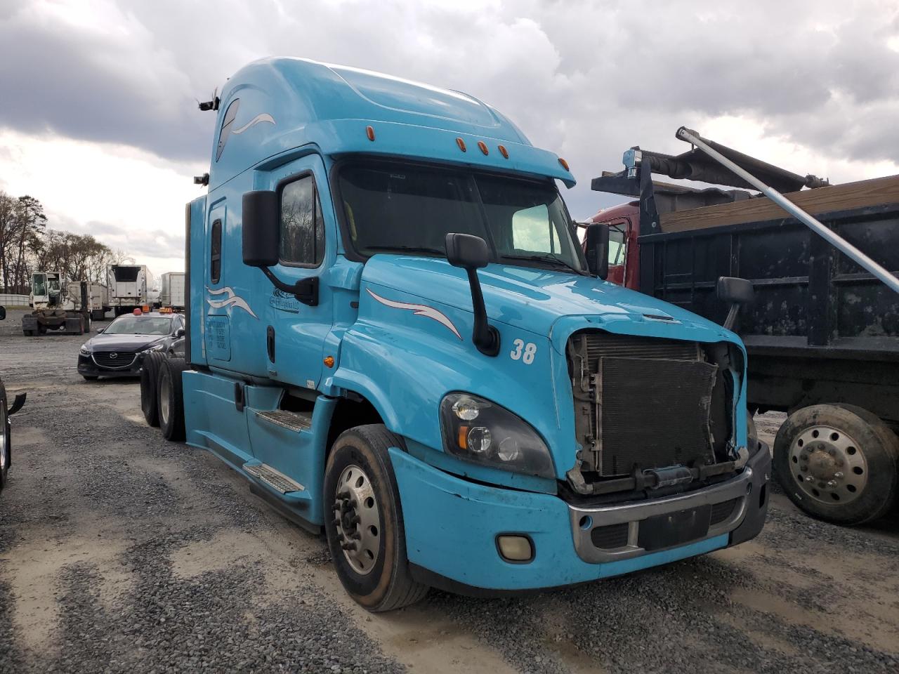 2015 Freightliner Cascadia Semi Truck for Sale in Gastonia, NC - Front End