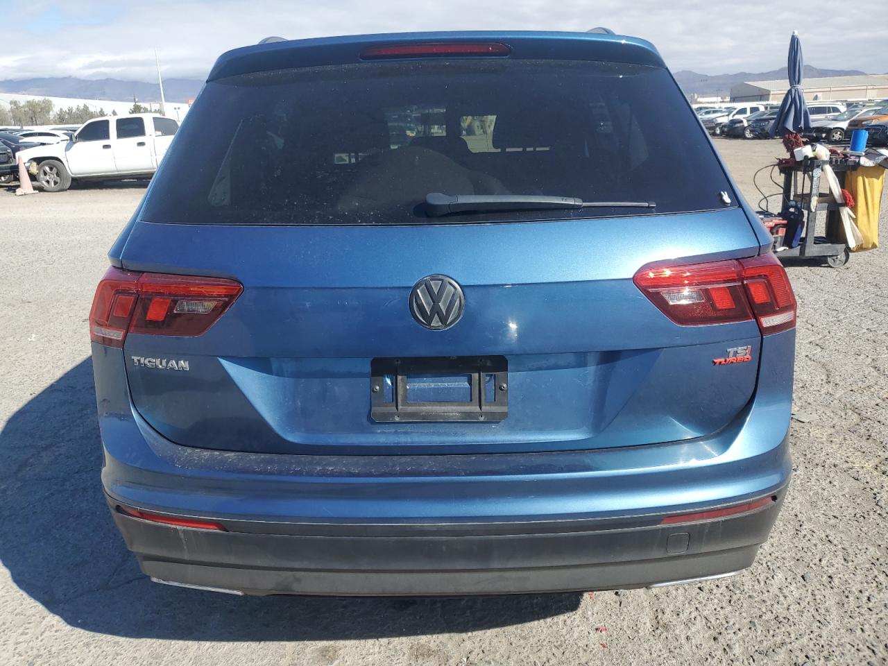 3VV1B7AX0JM065904 VOLKSWAGEN TIGUAN 2018