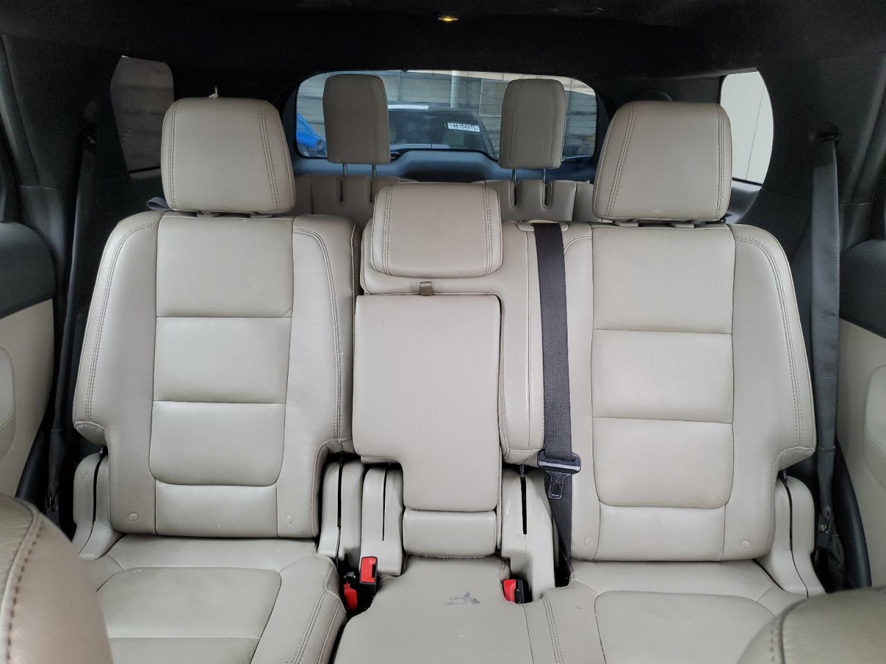 2015 Ford Explorer - Image 10