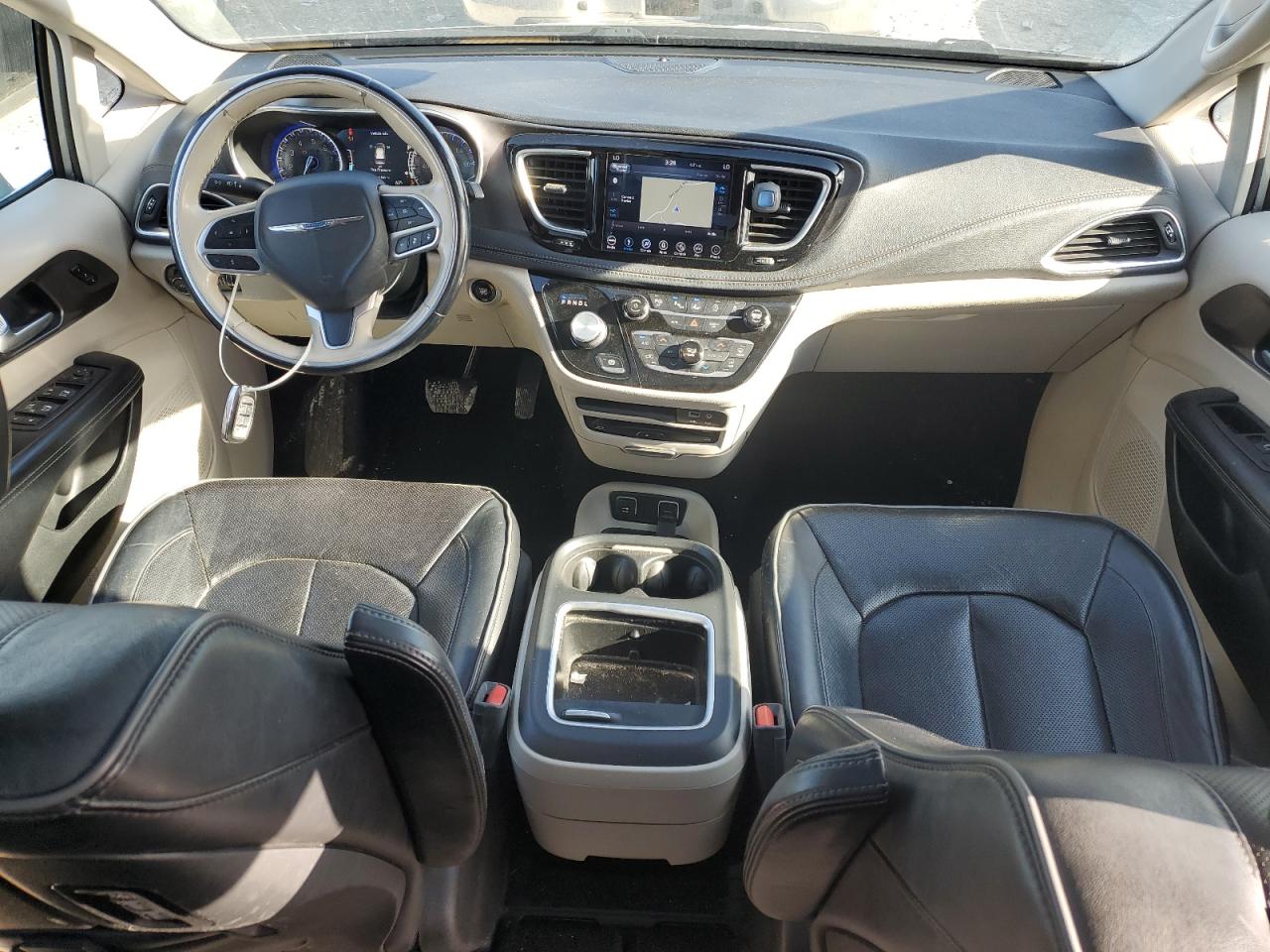2018 Chrysler Pacifica - Image 8