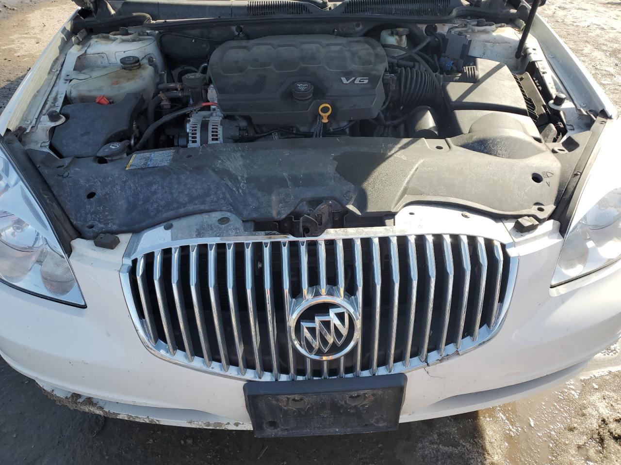 2010 Buick Lucerne - Image 11