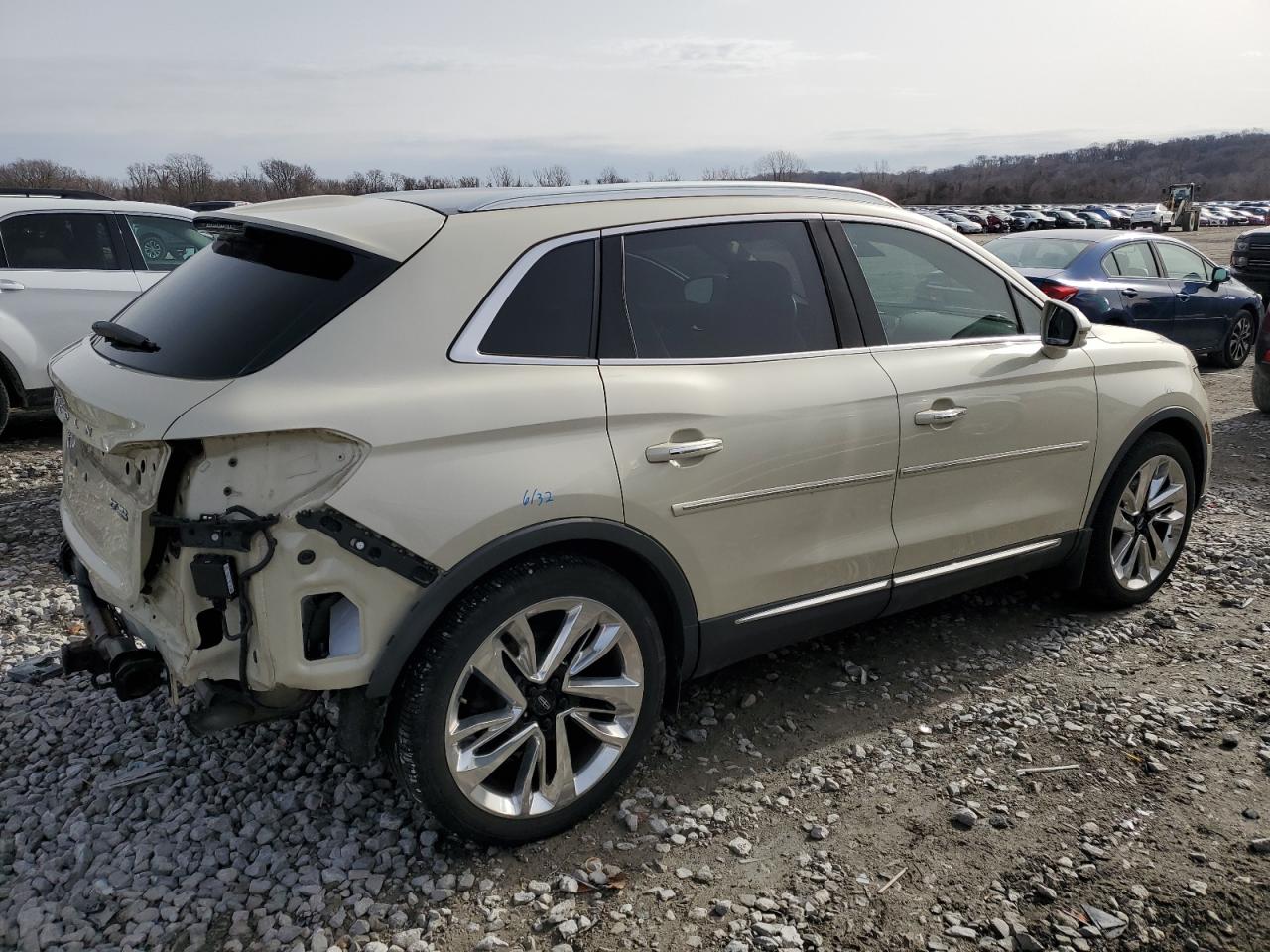 2016 Lincoln MKX - Image 3