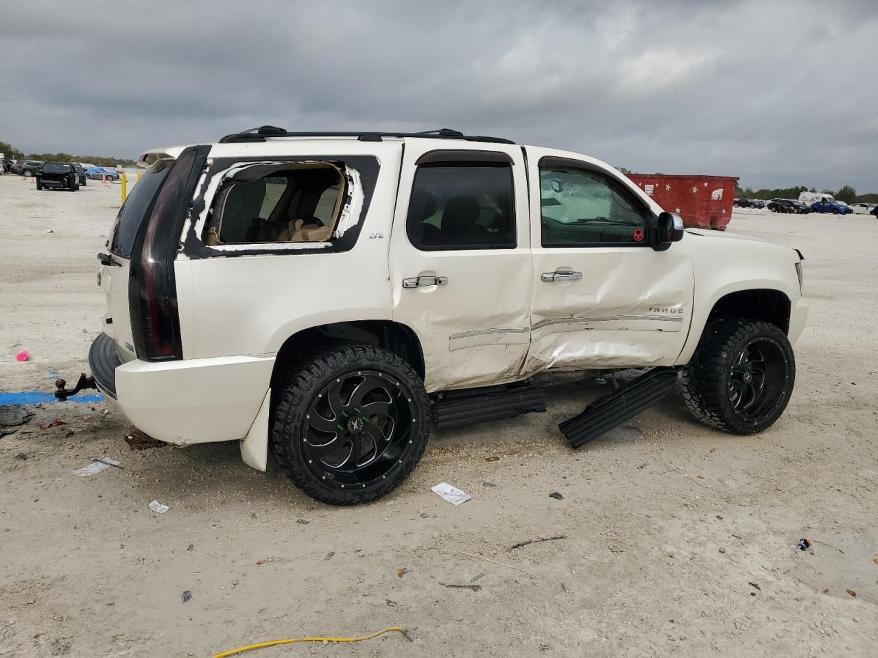 2011 Chevrolet Tahoe - Image 3