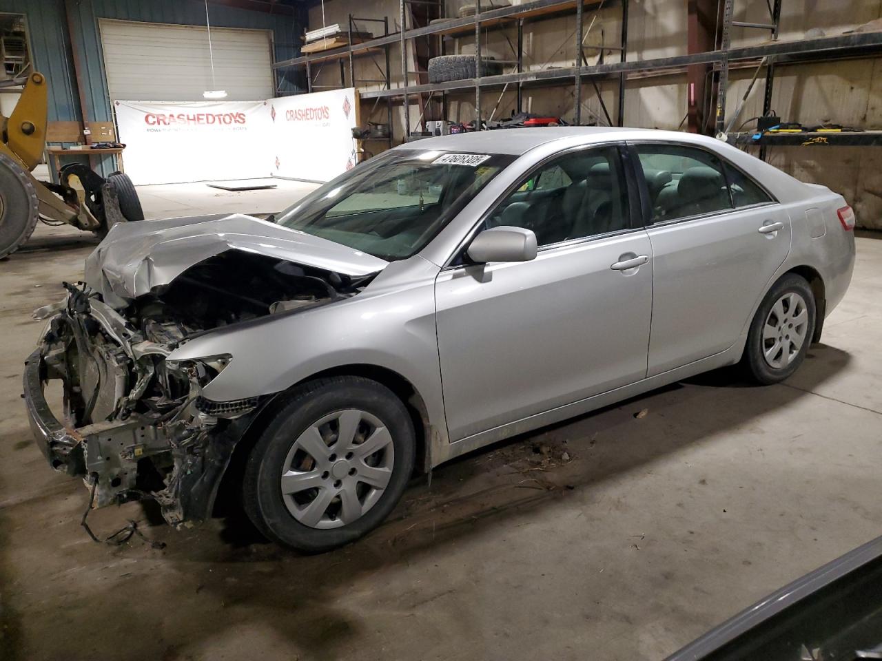 2011 Toyota Camry Base na sprzedaż w Eldridge, IA - Front End