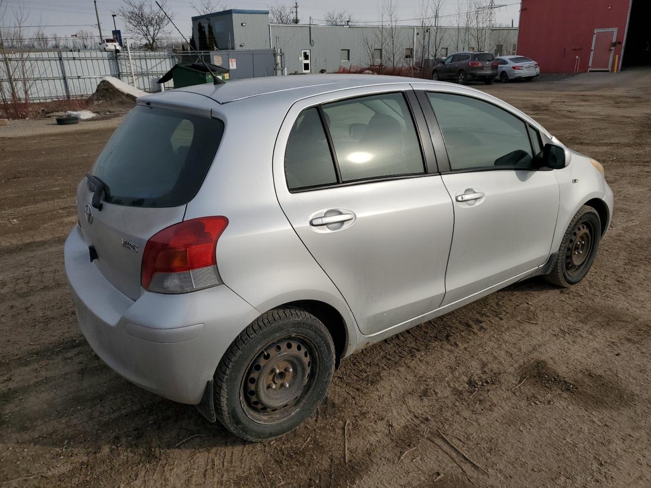 2010 Toyota Yaris - Image 3