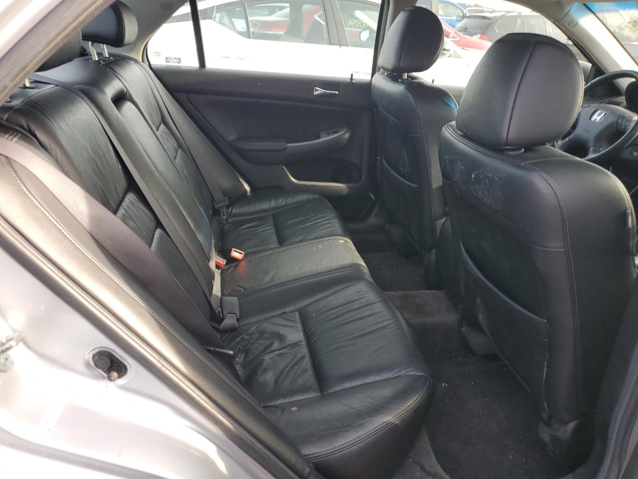 2005 Honda Accord - Image 10