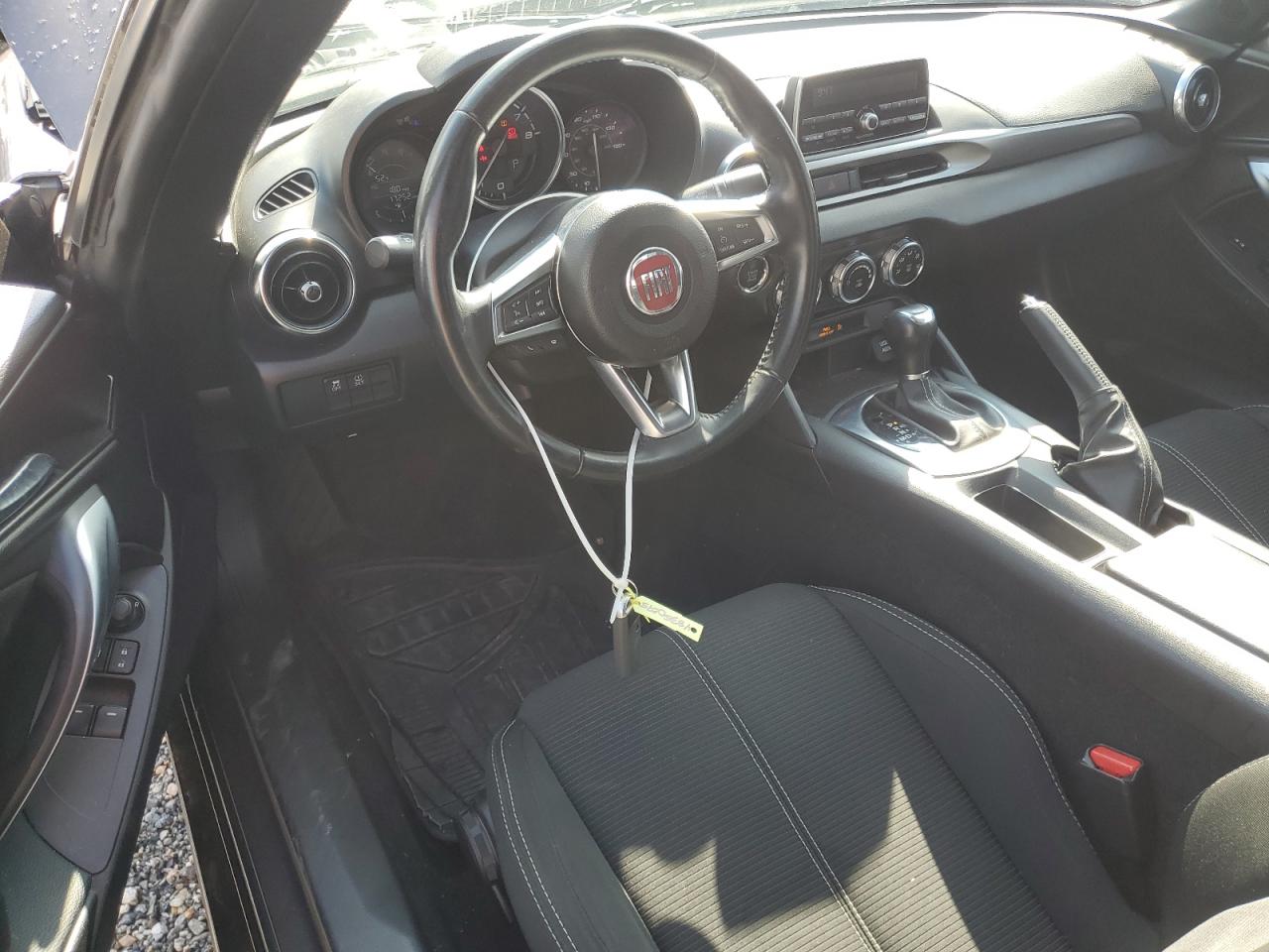 2017 Fiat 124 Spider - Image 8