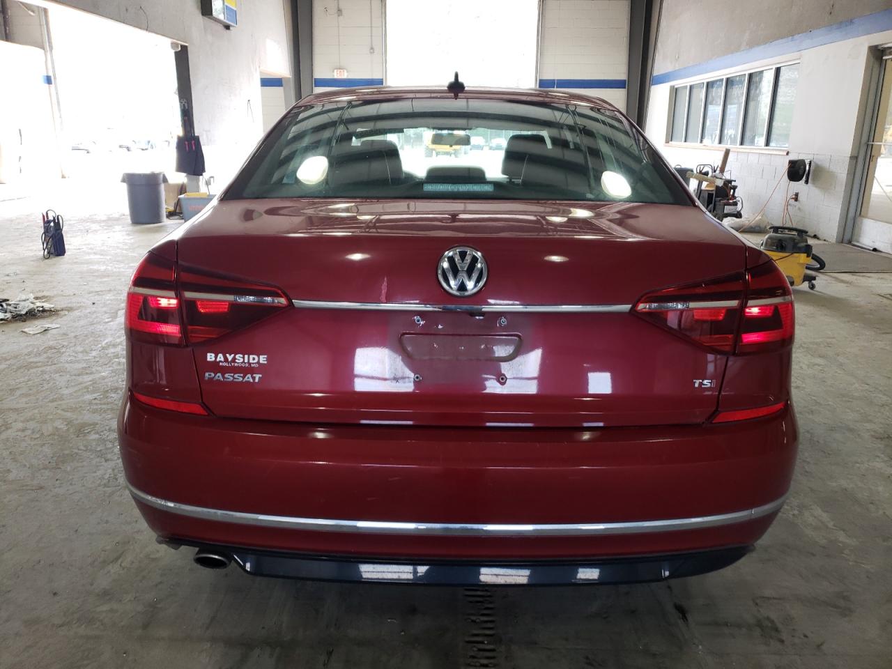 2017 Volkswagen Passat - Image 6