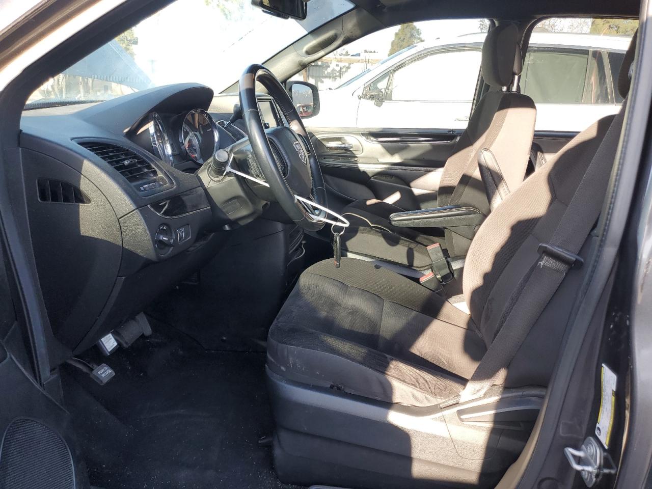 2018 Dodge Caravan - Image 7