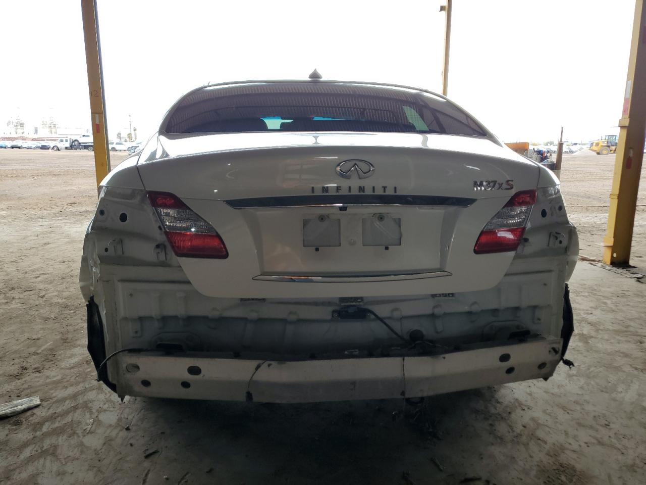 2013 Infiniti M - Image 6