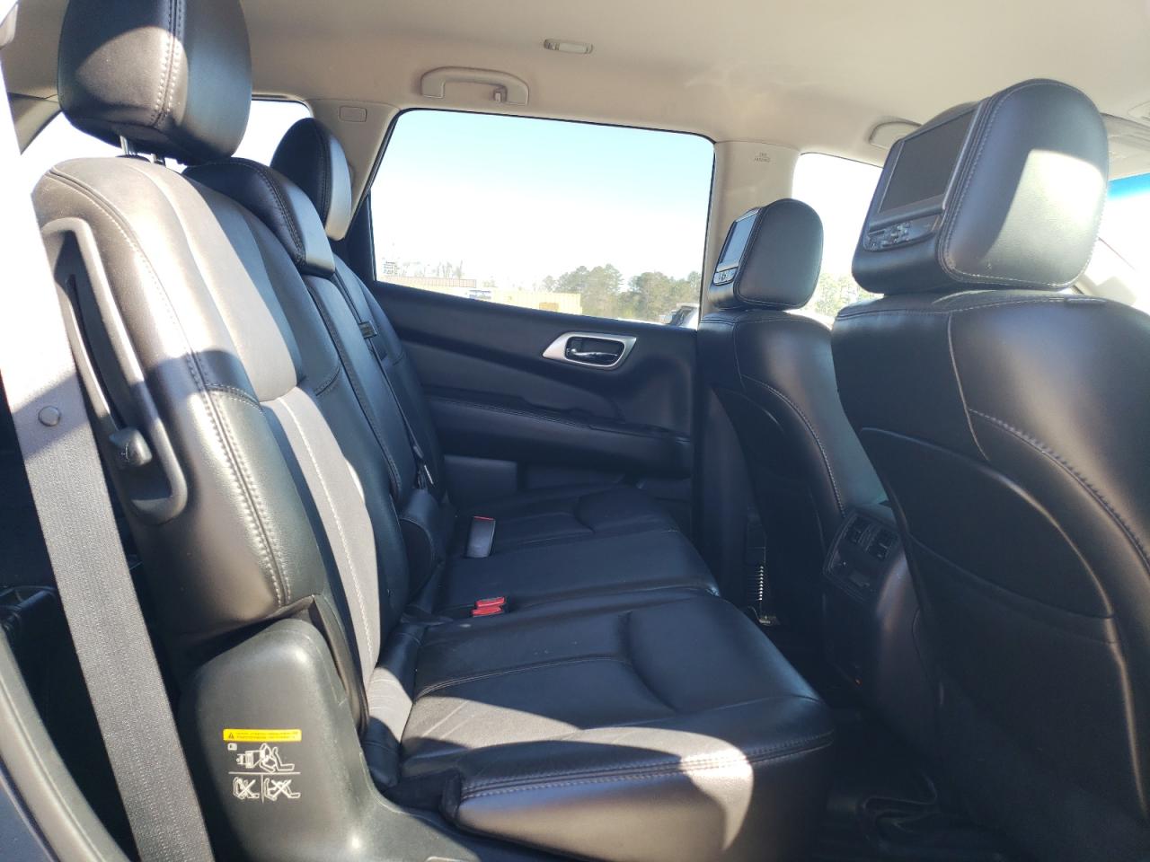 2014 Nissan Pathfinder - Image 11