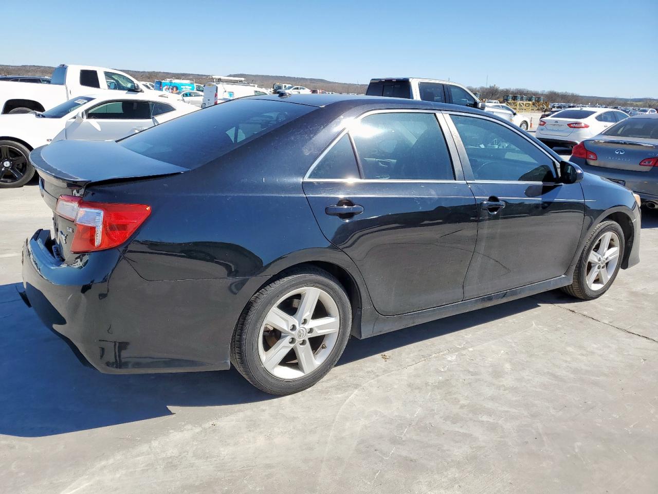 2014 Toyota Camry - Image 3