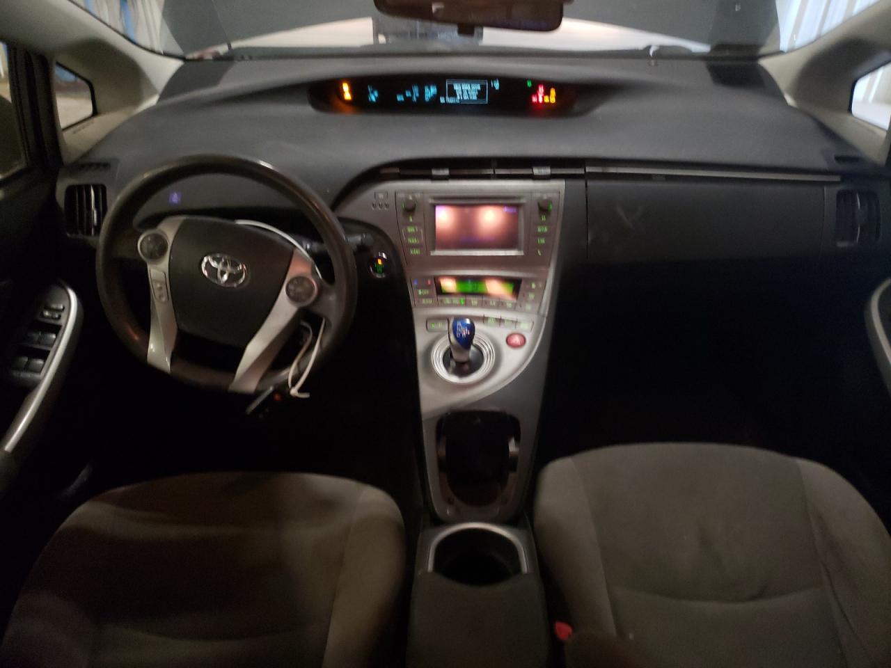 2013 Toyota Prius - Image 8