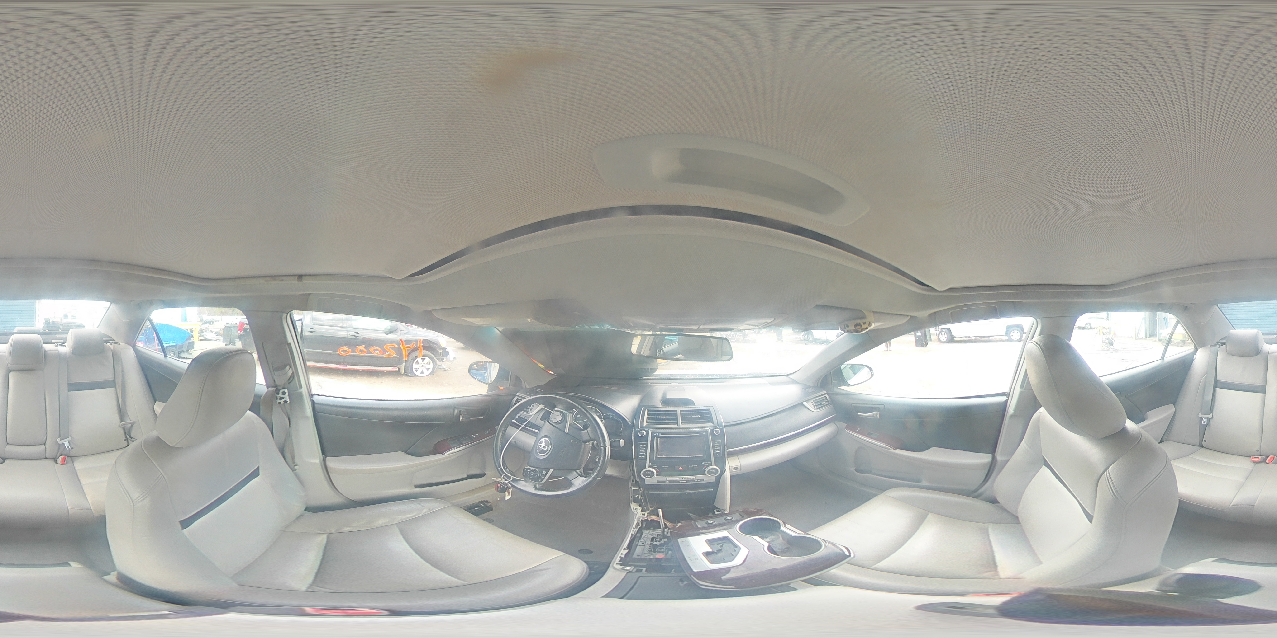2014 Toyota Camry - Image 14