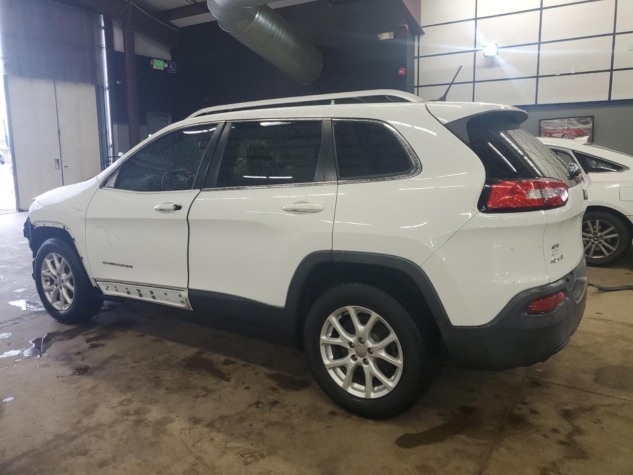 2015 Jeep Grand Cherokee - Image 2