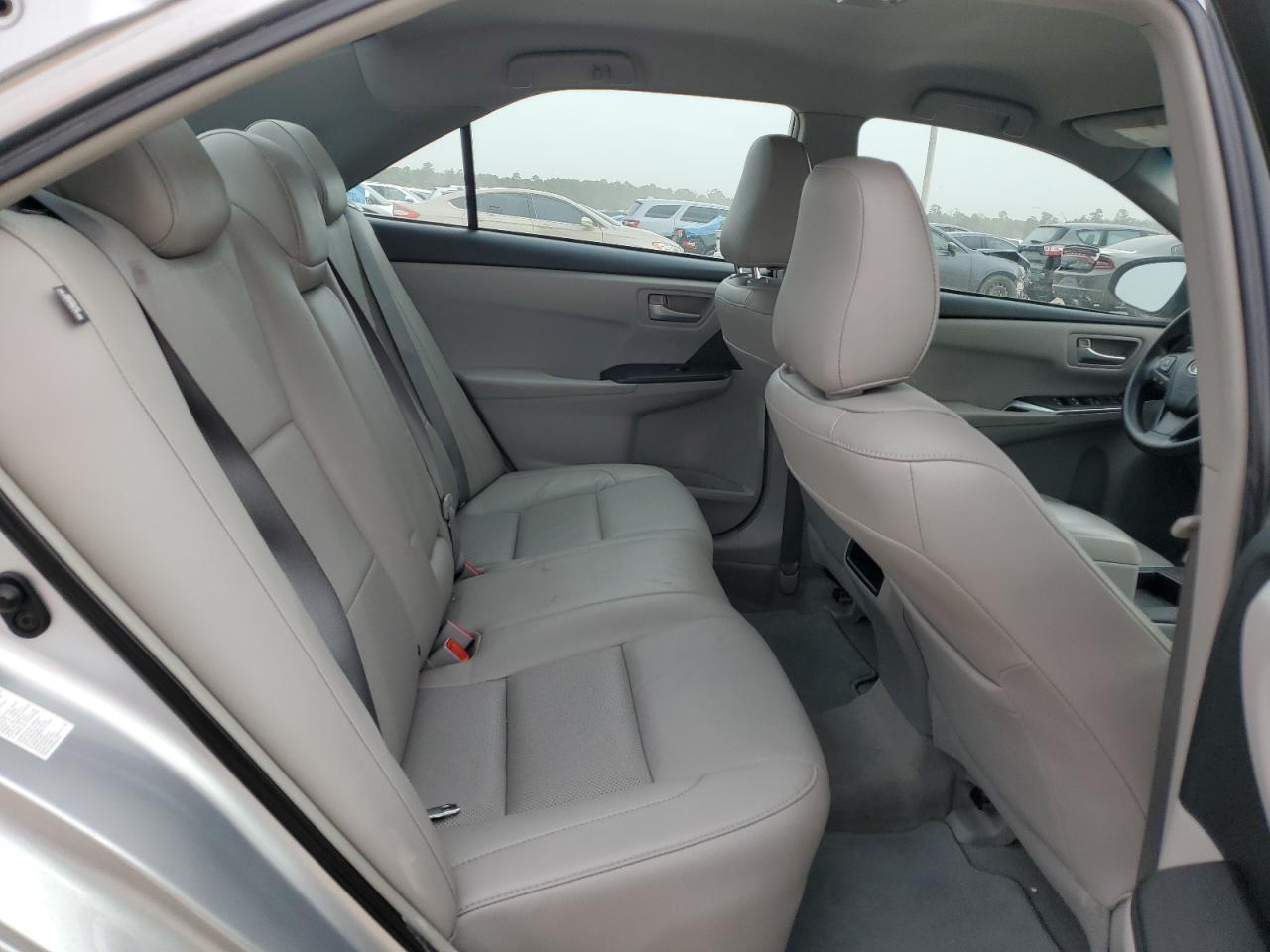 2015 Toyota Camry - Image 10