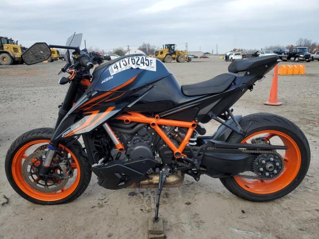 2022 KTM 1290 SUPER DUKE R