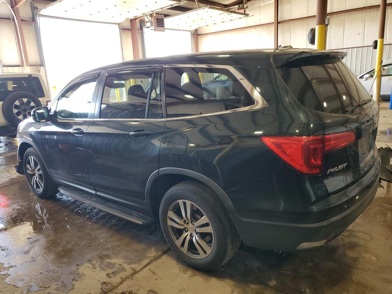 2016 Honda Pilot - Image 2