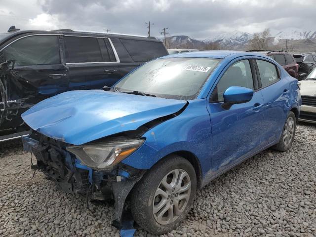  TOYOTA YARIS 2017 Granatowy
