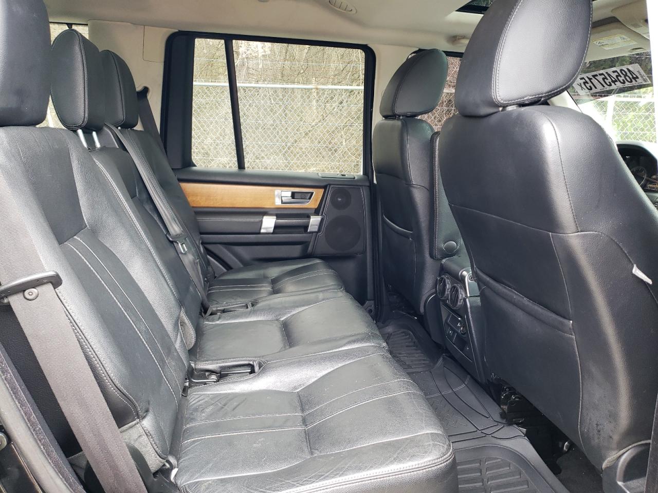 2012 Land Rover LR4 - Image 11