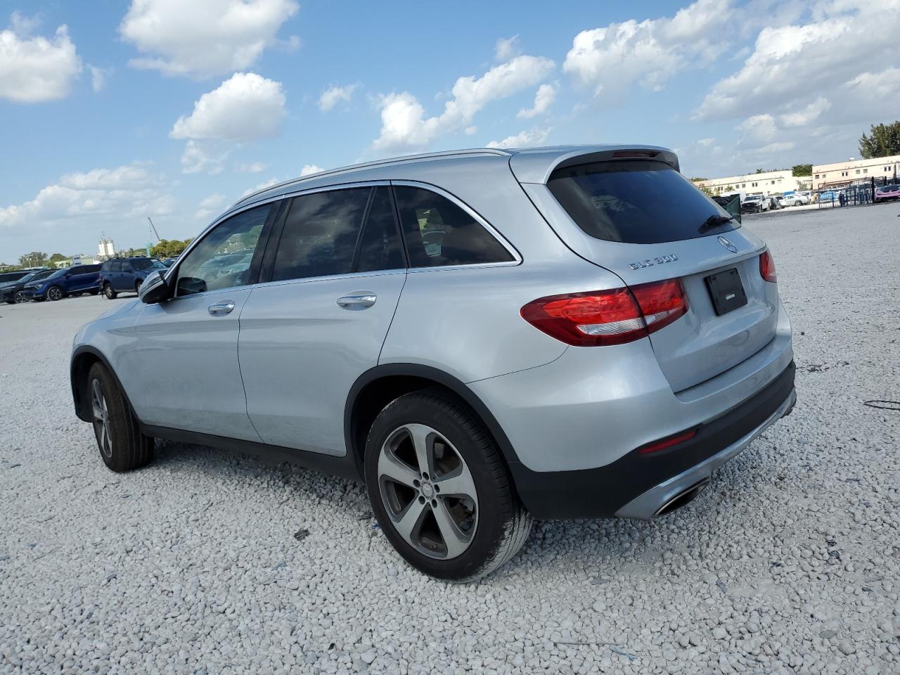 2016 Mercedes-Benz GLC - Image 2