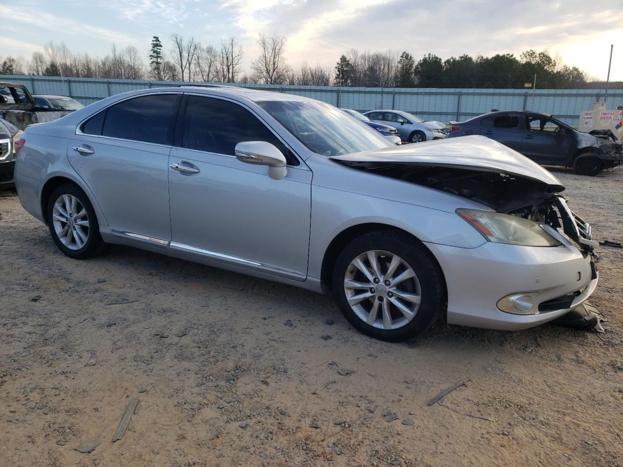 2010 Lexus ES - Image 4