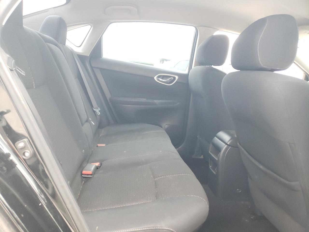 2015 Nissan Sentra - Image 10