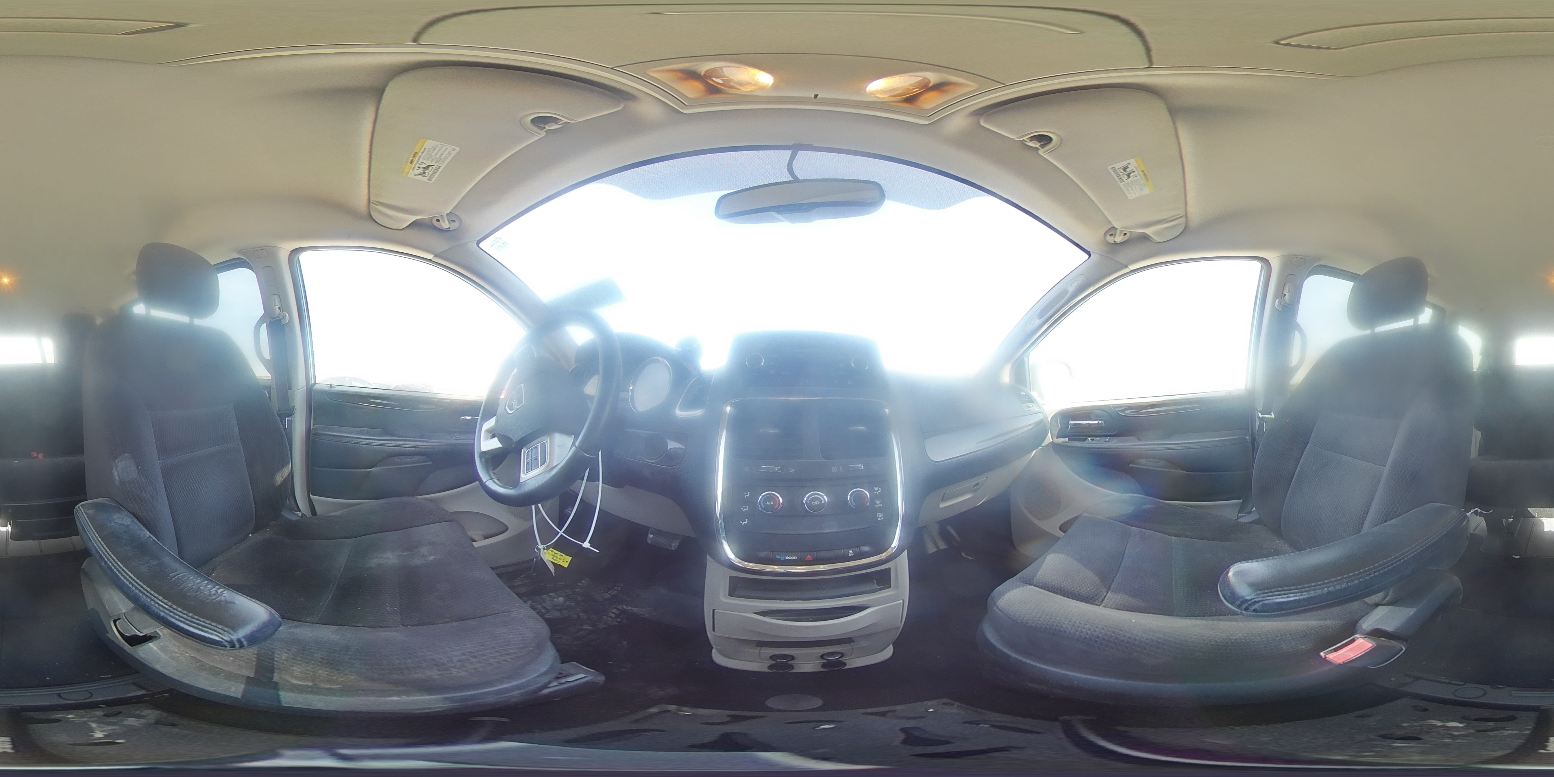 2014 Dodge Caravan - Image 14