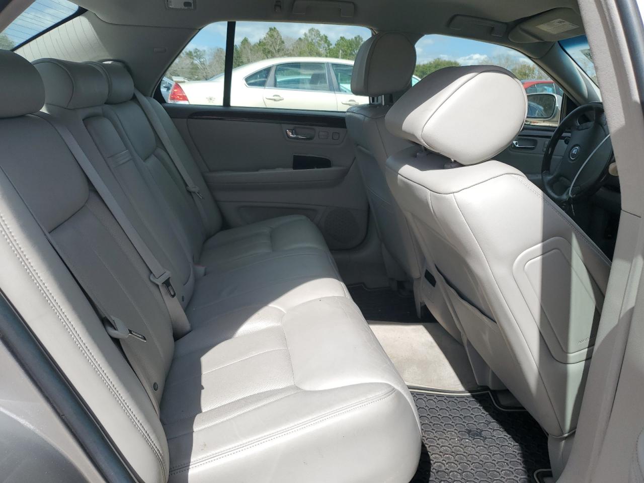 2006 Cadillac DTS - Image 10