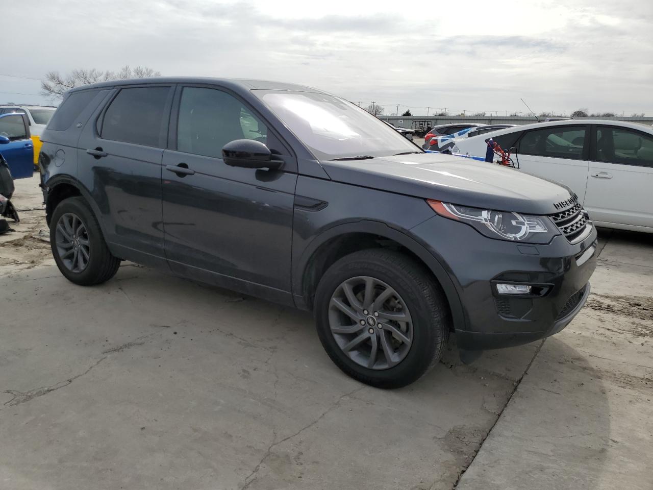 2019 Land Rover Discovery - Image 4