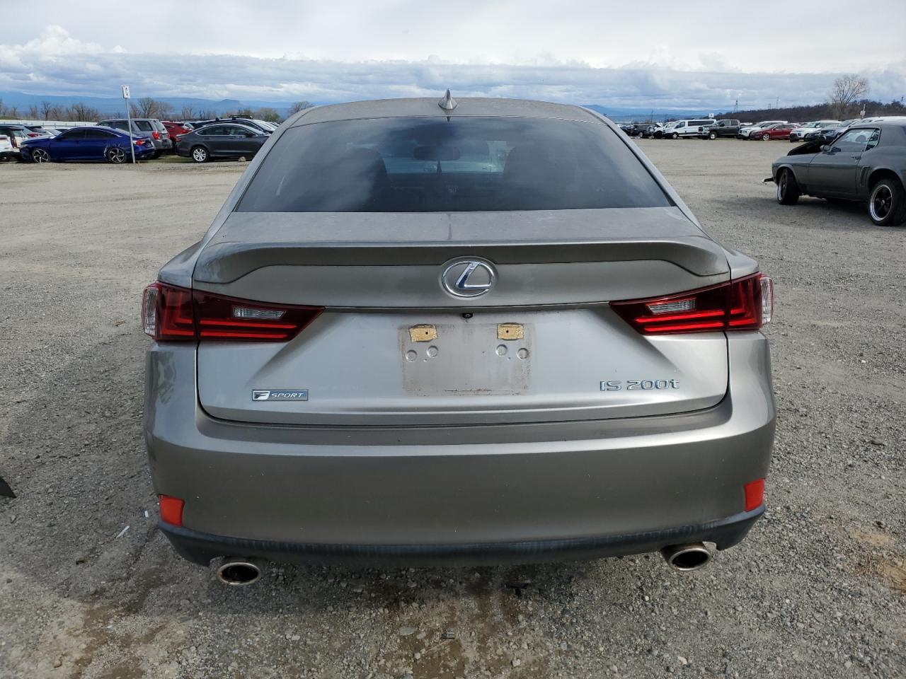 2016 Lexus IS - Image 6