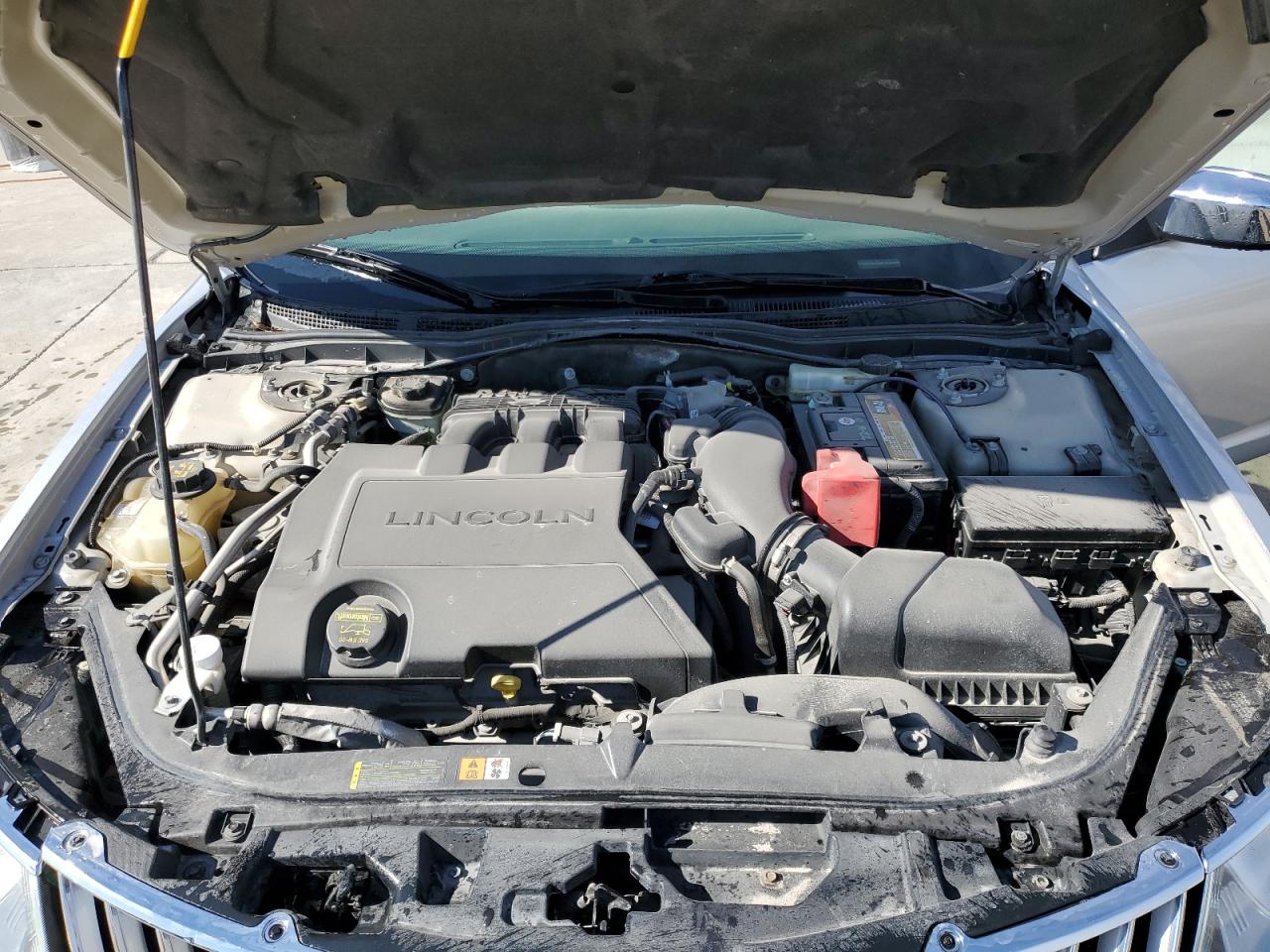 2010 Lincoln MKZ - Image 11