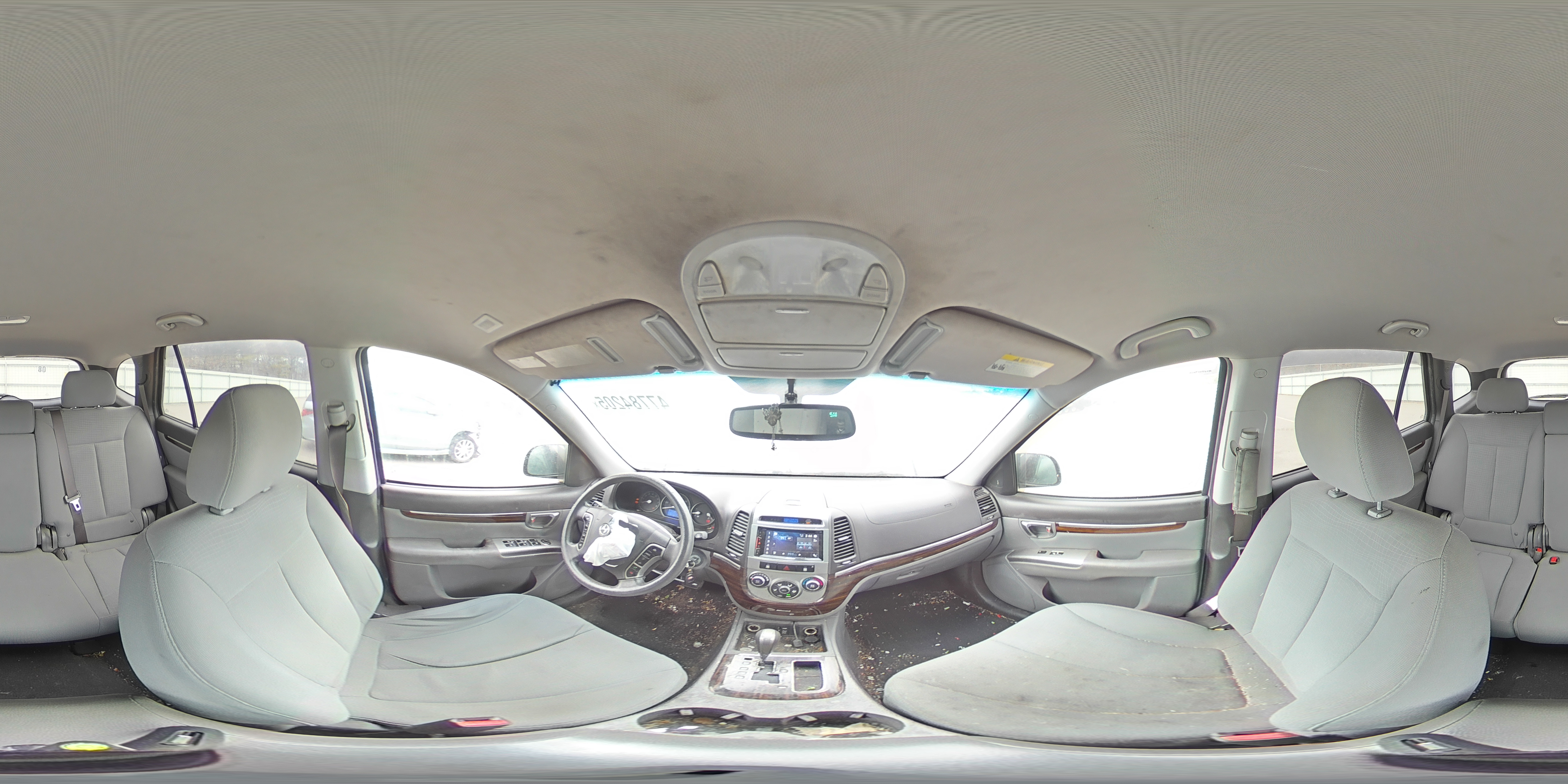 2012 Hyundai Santa Fe - Image 13
