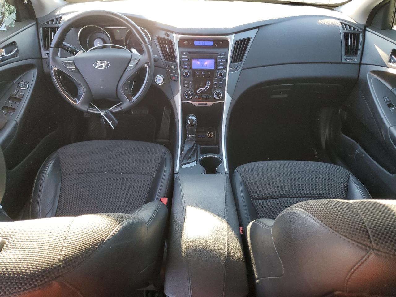 2012 Hyundai Sonata - Image 8