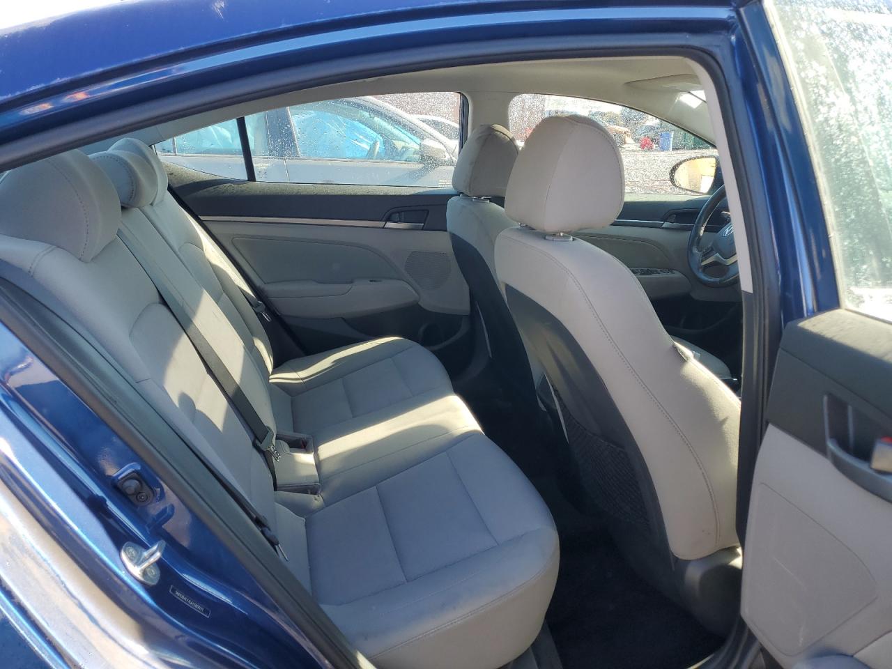 2018 Hyundai Elantra - Image 10