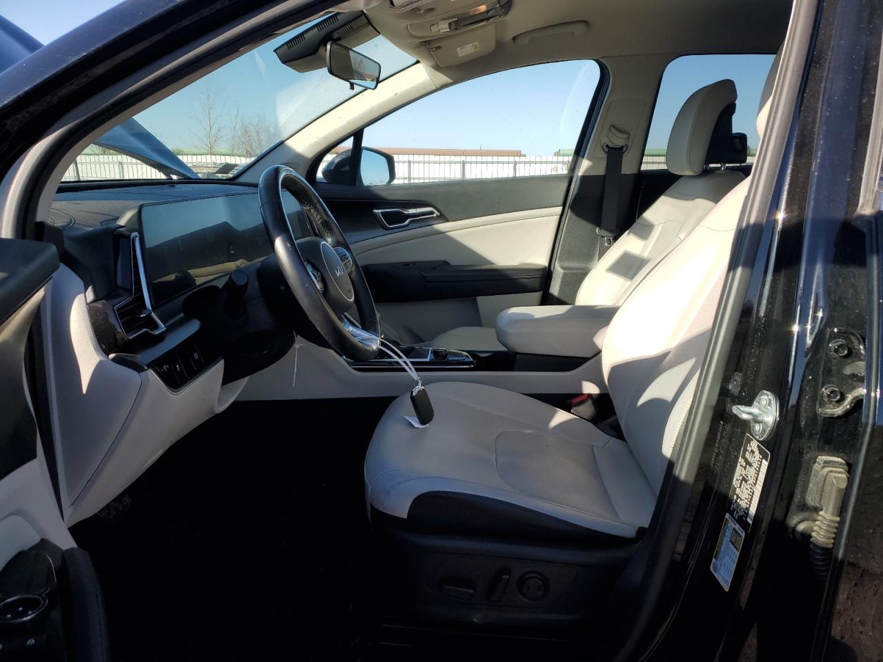 2023 Kia Sportage - Image 7