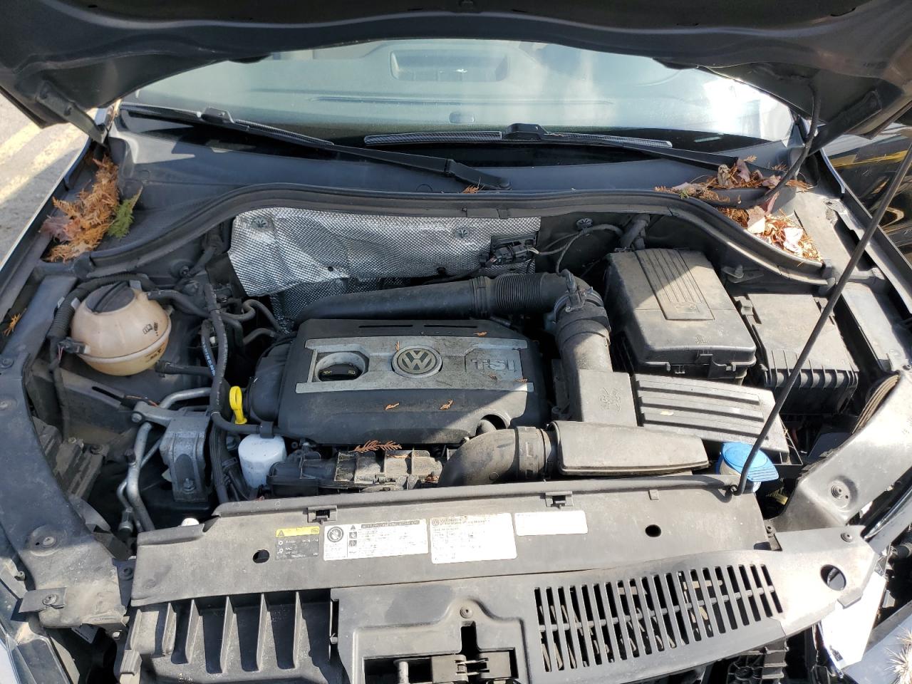 2016 Volkswagen Tiguan - Image 12