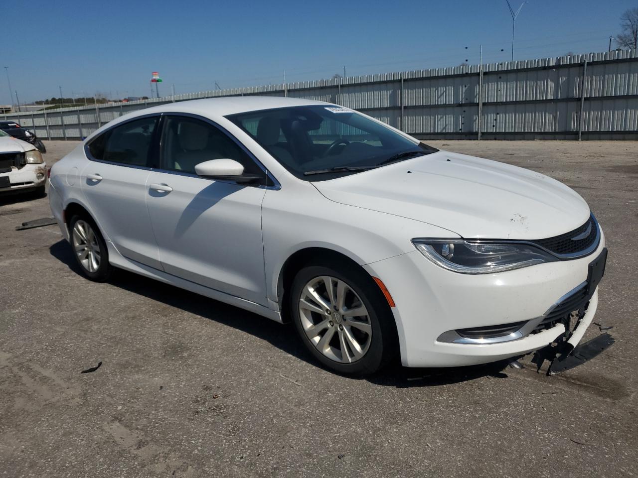 2015 Chrysler 200 - Image 4
