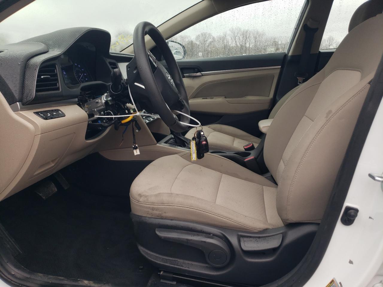 2020 Hyundai Elantra - Image 7