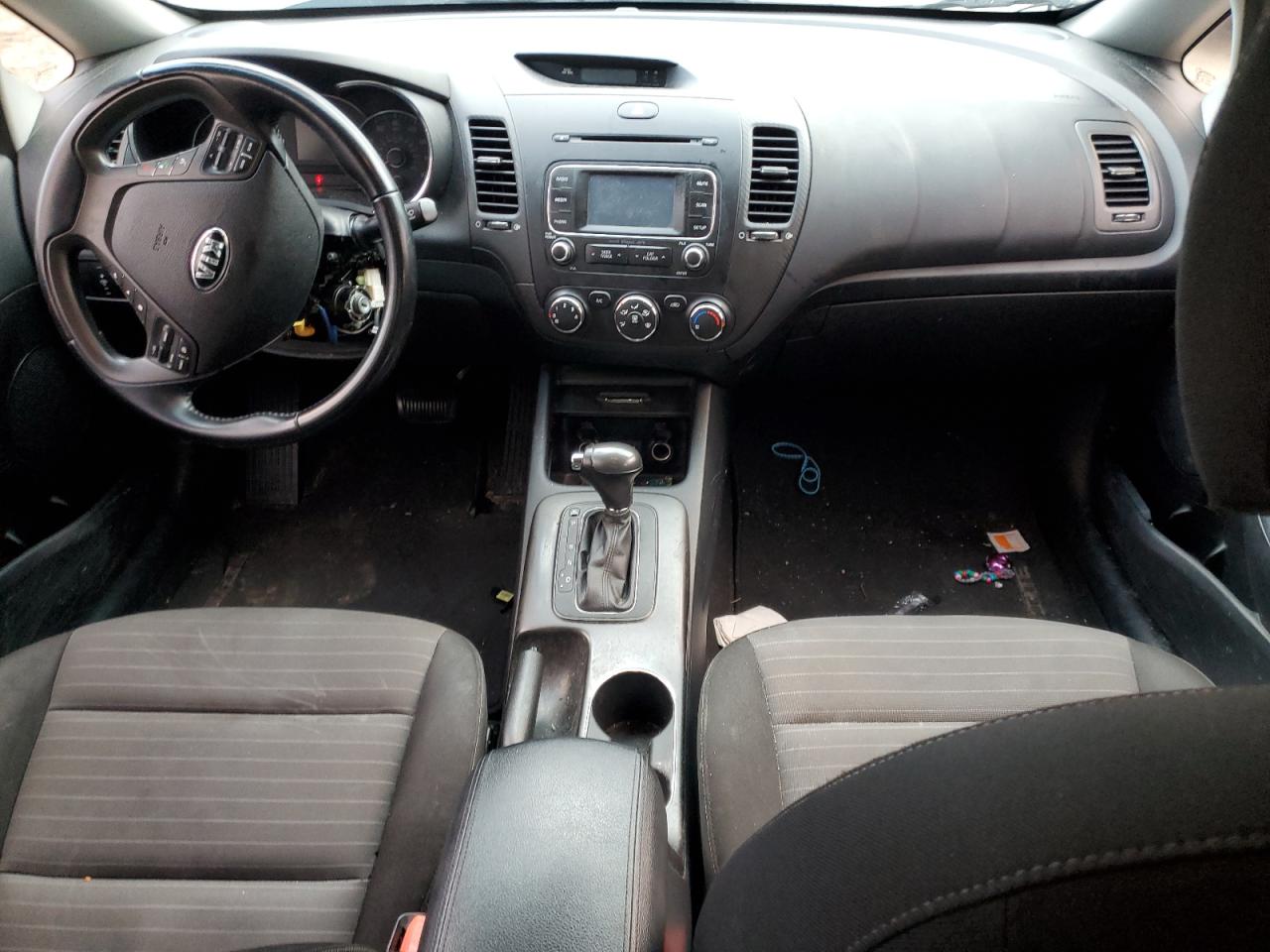 2016 Kia Forte - Image 8