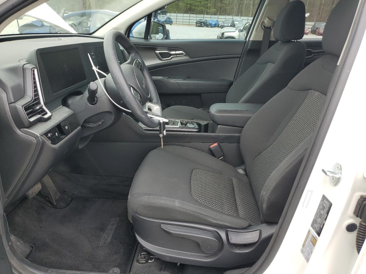 2023 Kia Sportage - Image 7