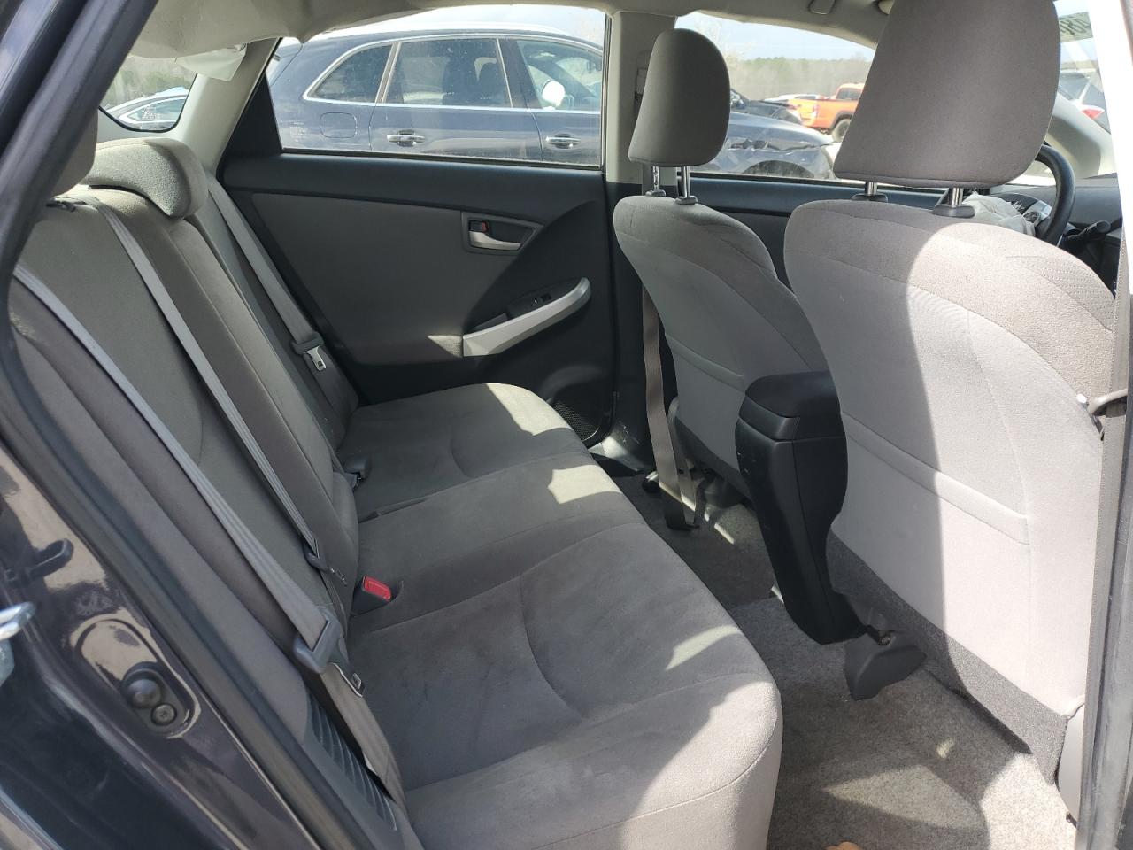 2015 Toyota Prius - Image 11