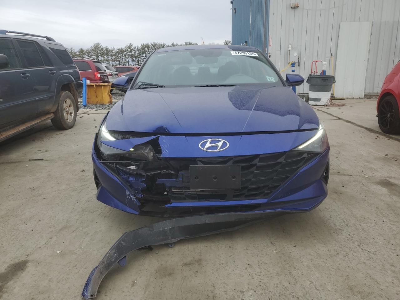 2022 Hyundai Elantra - Image 5