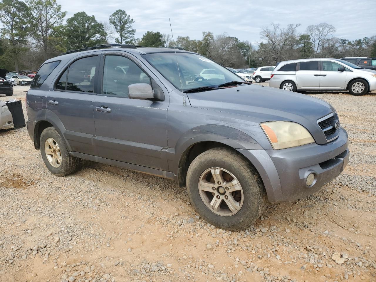 2005 Kia Sorento - Image 4