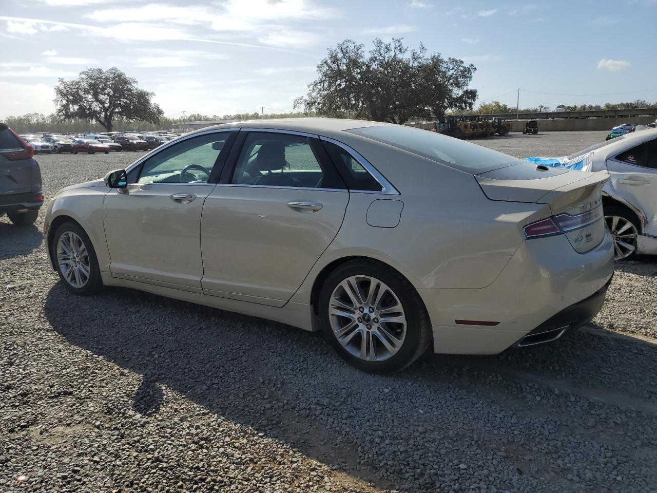 2016 Lincoln MKZ - Image 2