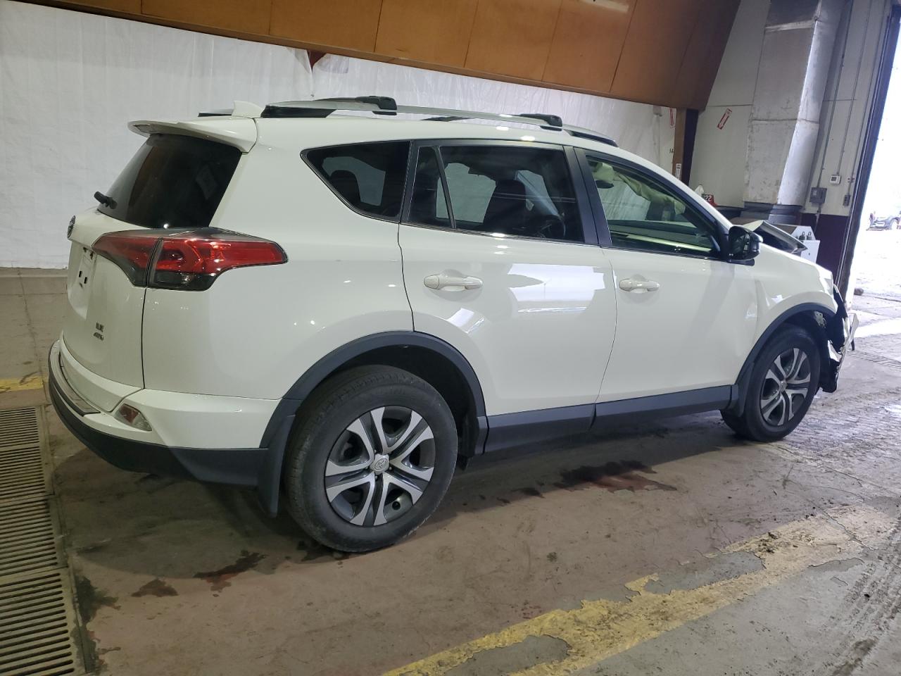 2018 Toyota RAV 4 - Image 3