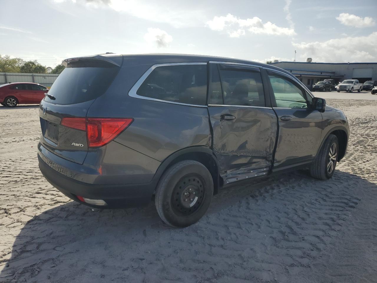 2017 Honda Pilot - Image 3