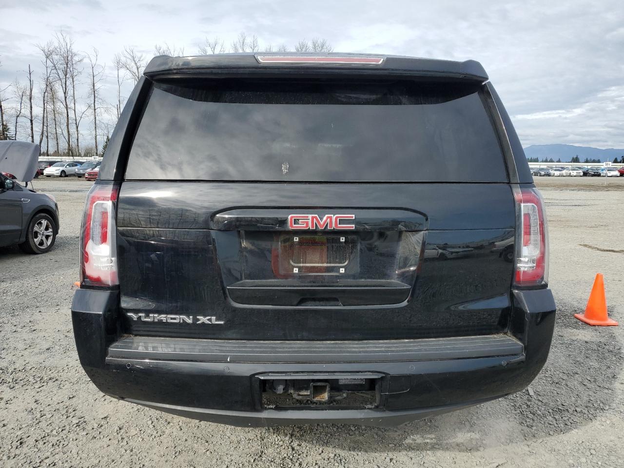2016 GMC Yukon - Image 6